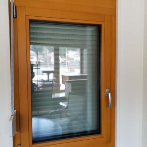 Holz/Alu Fenster mit Vorsatzrolladen
